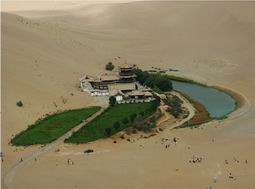 砂漠中の泉ー月牙泉